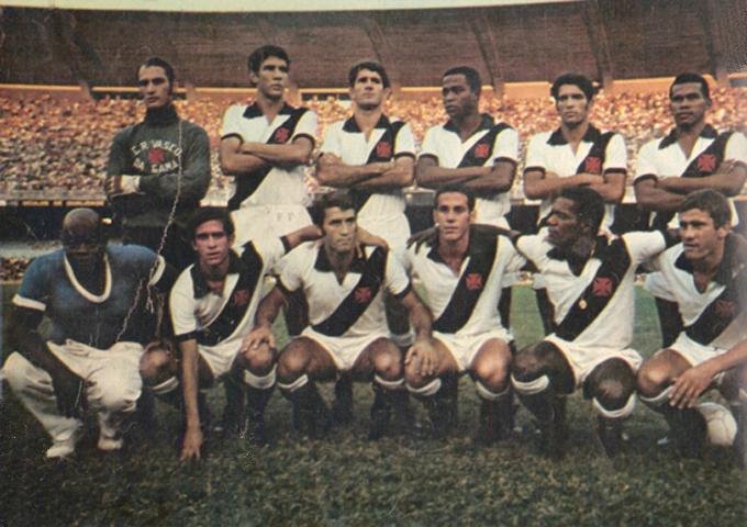 Em pé: Andrada, Joel Santana, Rossi, Alcir, Batista e Fidélis. Agachados: Santa (massagista), Jailson, Buglê, Tião, Silva e Kosilek. Foto reprodução Revista Placar enviada por Walter Roberto Peres