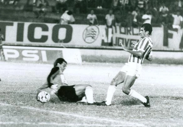 Pelo Náutico, prestes a comemorar mais um gol. Foto: arquivo Diário do Nordeste