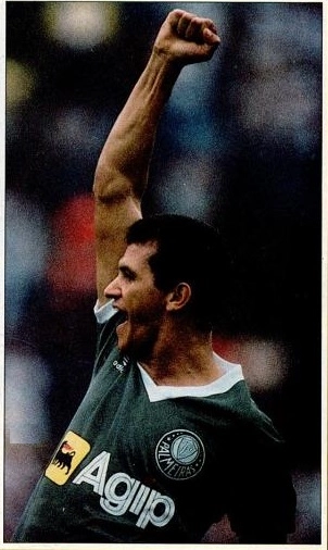 Comemorando um de seus quatro gols pelo Palmeiras. Foto: Reprodução