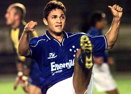Alex Alves  - Ex-atacante do Vitória e do Cruzeiro