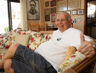 H&aacute; dez anos come&ccedil;ava uma revolu&ccedil;&atilde;o no futebol criada pelo t&eacute;cnico do City, mas com um toque brasileiro. Foto: Luiz Carlos Murauskas/Folhapress (via UOL)
