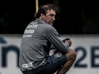 Treinador do Santos sentiu sintomas da doença. Foto: Ivan Storti/Santos F.C