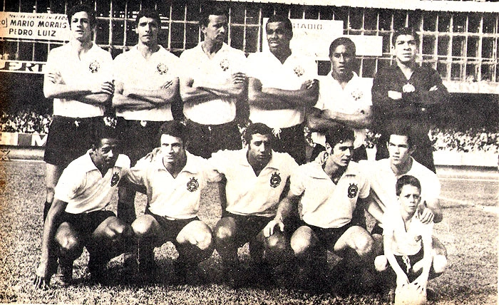 Em pé: Luís Carlos Galter, Dirceu Alves, Maciel, Ditão, Pedro Rodrigues e Lula. Agachados: Paulo Borges, Tales, Benê, Rivellino e Buião. A foto é da Revista do Esporte, de 11 de outubro de 1969.