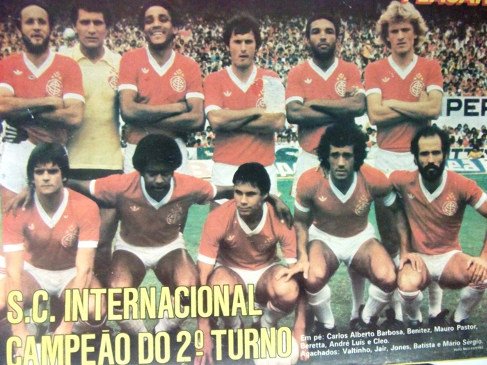 Em pé, da esquerda para a direita: Carlos Alberto, Benitez, Mauro Pastor, Bereta, André Luís e Cléo. Agachados, da esquerda para a direita: Valtinho, Jair, Jones, Batista e Mário Sérgio