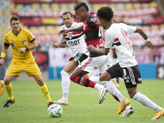 No último encontro entre as duas equipes, vitória por 4 a 1 do Tricolor. Foto: Alexandre Vidal/Flamengo