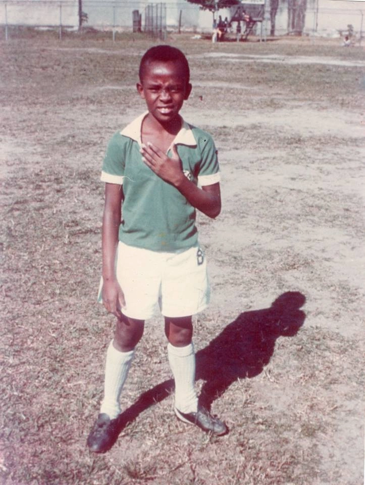 Menino, começando no futebol.  Foto: ASSOPHIS (Associação dos Pesquisadores e Historiadores do Santos F.C)