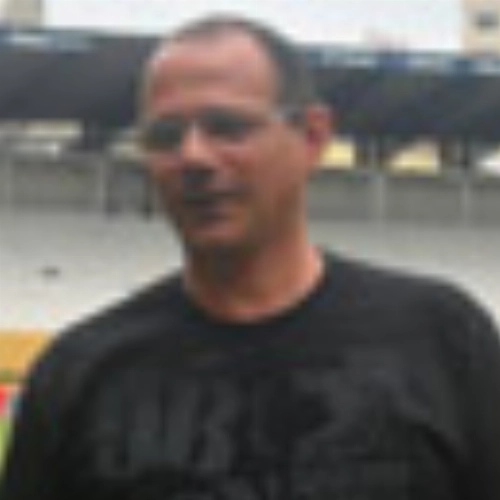 Vilmar  - Ex-zagueiro do Crici&uacute;ma