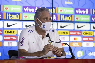 Treinador do Brasil destacou que deve repetir diante da Celeste o mesmo time que venceu a Venezuela. Foto: Lucas Figueiredo/CBF