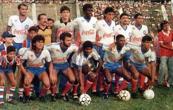 Esse time deu a Evaristo a maior alegria dele como técnico. Os destaques eram Bobô, Zé Carlos e Charles