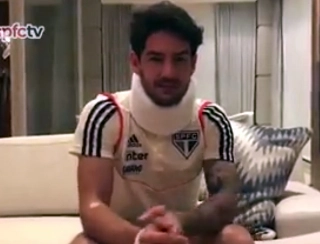 Pato sofreu falta dura do flamenguista Thuler ainda no primeiro tempo da partida