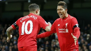 Firmino faz golaço e Coutinho vira brasileiro com mais gols no Camp. Inglês