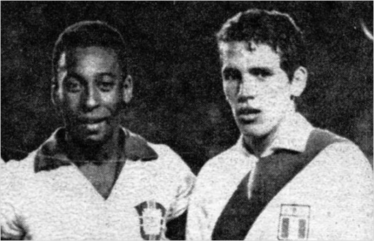Pelé e Mifflin antes de confronto entre Brasil e Peru em 1969. Foto: Reprodução