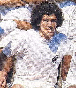 Pelo Santos, clube em que atuou entre 1974 e 1975. Foto: Reprodução