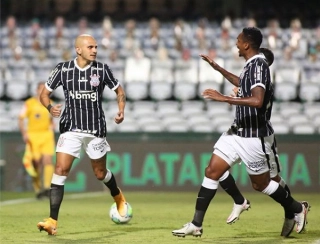 Corinthians e Fortaleza estão empatados com 29 pontos na classificação do campeonato. Rodrigo Coca/Agência Corinthians