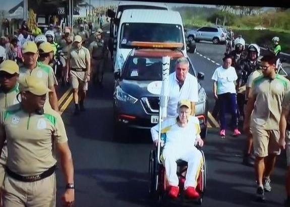 No dia 4 de agosto de 2016, Zagallo carregou a tocha olímpica no Rio de Janeiro, mesmo estando em uma cadeira de rodas. Foto: reprodução