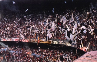Torcida alvinegra foi maioria no Maracanã na semifinal do Brasileirão de 1976. Foto: Divulgação