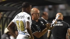 Volante do Santos elogia Abel, mas estabelece diferença de Jorge Sampaoli