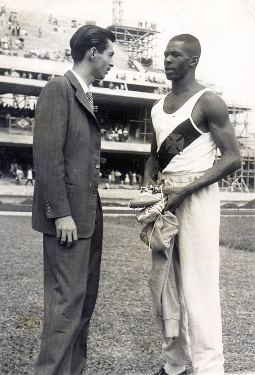 Benedito Ruy Barbosa e Ademar Ferreira da Silva, então atleta do Vasco da Gama, em 1960