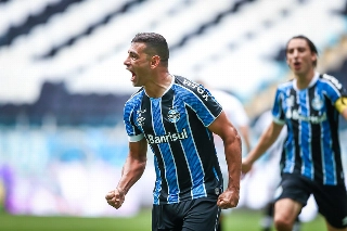 Diego Souza marcou duas vezes na vitória do Grêmio. Foto: Lucas Uebel/Grêmio FBPA
