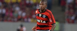 Udinese apresentou uma proposta de R$ 14 milhões pelo zagueiro, fator que faz a diretoria do Flamengo ter dúvidas sobre a negociação com o Corinthians