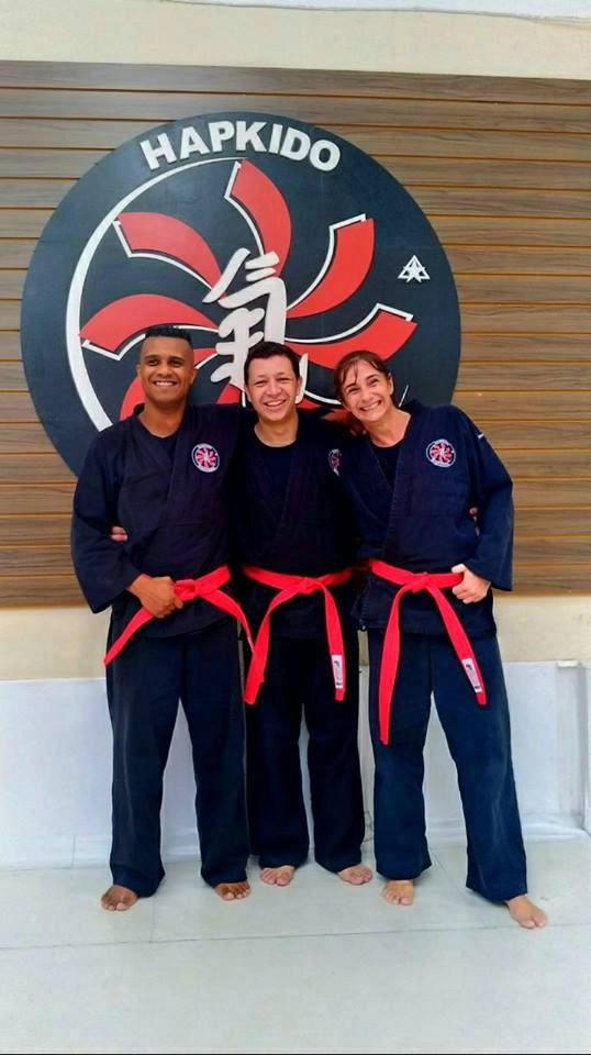 A filha de Félix, Pati Venerando,à direita, com amigos da Academia Hapkido em 30 de abril de 2018. Foto: arquivo pessoal de Pati Venerando