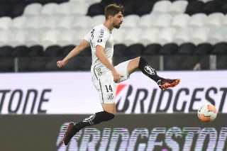 Titular com Cuca, Luan Peres tem contrato até 31 de dezembro com o Peixe. Foto: Ivan Storti/Santos FC