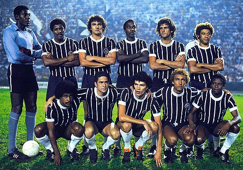 Corinthians, 1978. Em pé: Jairo, Zé Maria, Taborda, Amaral, Zé Eduardo e Romeu. Agachados: Piter, Palhinha, Sócrates, Biro-Biro e Wladimir
