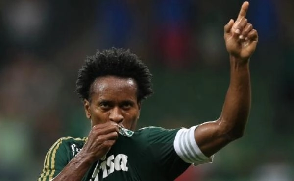 Palmeiras vence o Corinthians em Itaquera e "joga" a crise para o rival ...