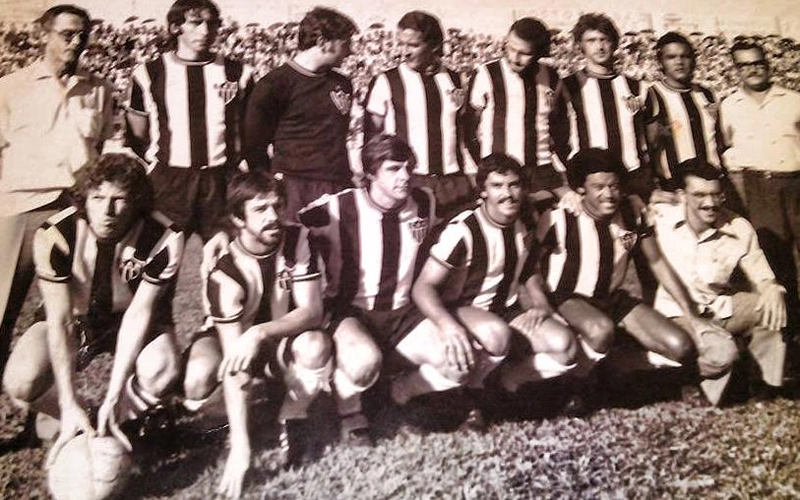 Atlético Mineiro em 1972. Em pé: Grapete, Mussula, Vanderlei Paiva, Normandes, Oldair e Cincunegui. Agachados: Guerino Neto, Spencer, Tatá, Lola e Romeu