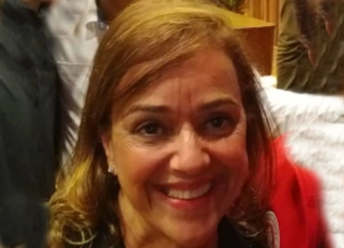 Simone Mello  - Apresentadora esportiva