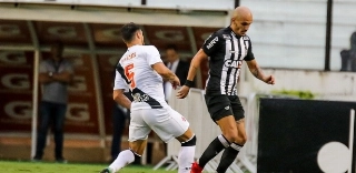 Fábio Santos vai desfalcar o Atlético-MG na Copa do Brasil