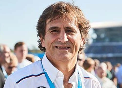 Alessandro Zanardi  - Bicampeão da Indy, ex-F1, paraciclista