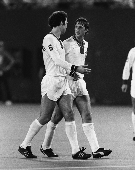 Cryuff e Beckenbauer jogaram juntos no New York Cosmos em 1978. Foto: My ear 
