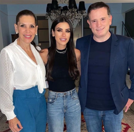 Em novembro de 2021, Renata Estela Rambaldo Cabrini, Gaby Cabrini e Roberto Cabrini. Foto: arquivo pessoal de Gaby Cabrini