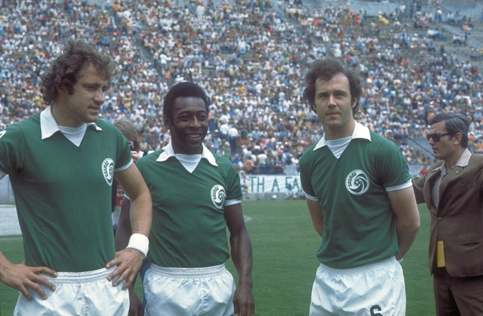 Da esquerda para a direita: Chinaglia, Pelé e Beckenbauer. Foto: In My Ear