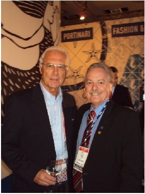 Beckenbauer e Mario Celso Cunha, jornalista e político paranaense. Foto: site de Mario Celso