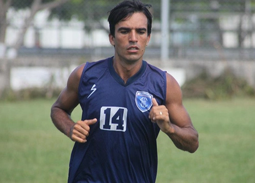 Roberto Brum  - Ex-volante de Fluminense, Coxa e Santos