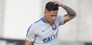 Giovanni Augusto ser&aacute; operado e desfalca o Corinthians por at&eacute; 3 meses