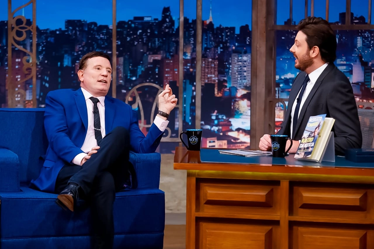 Em novembro de 2019, no programa `The Noite&acute; do SBT, apresentado por Danilo Gentili, quando estava lan&ccedil;ando seu livro  