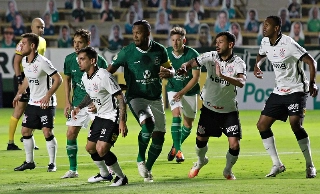No primeiro turno, o Timão venceu o Goiás por 2 a 1. Foto: Goiás Esporte Clube