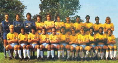 Em pé: Leão, Renato, Wendell, Clodoaldo, Marinho, Nelinho, Alfredo, Luís Pereira, Marco. Antonio, Zé Maria e Marinho Chagas. Agachados: Ademir da Guia, Valdomiro, Jairzinho, Carpeggiani, Rivelino, César, Piazza, Leivinha, Paulo César, Edu e Dirceu