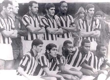 Em pé: Carlos Alberto Torres, Edvar, Ramos Delgado, Léo, Joel Camargo e Rildo. Agachados: Manuel Maria, Negreiros, Pelé, Coutinho e Edu.

