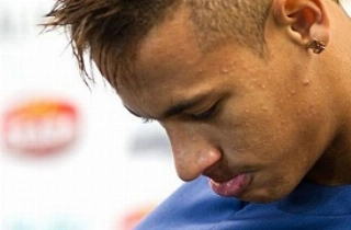 Genialidade do atacante não o isenta de erros disciplinares, que podem provocar expulsões tolas