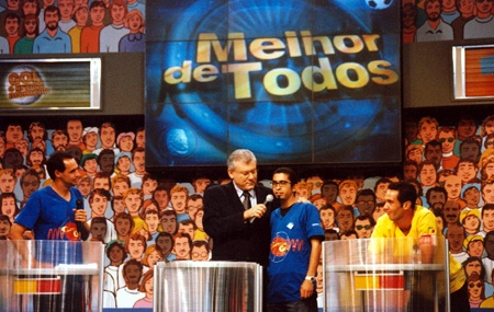 O ex-goleador do Palmeiras participou do programa Melhor de Todos, da Rede Bandeirantes, comandado por Milton Neves, em 2000. Repare que ele estava torcida por um companheiro de equipe. Será que a resposta foi correta, como um pênalti batido pelo El Matador? 