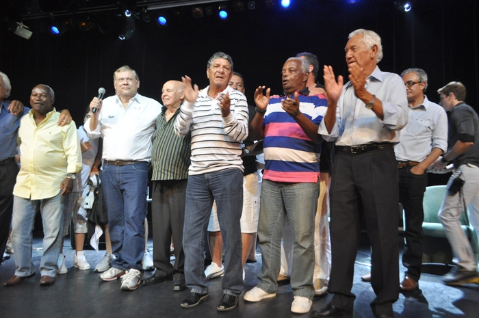 Da esquerda para a direita, Edu, Milton Neves, Pepe, Mané Maria, Lima, Lalá e Odir Cunha (ao fundo com a mão no bolso). Foto: Kennedy Andrés/Portal TT