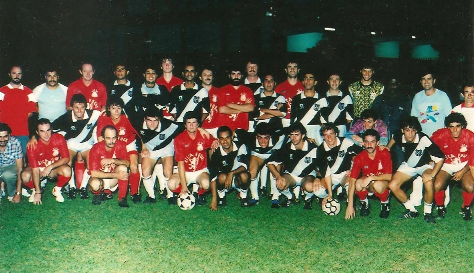 Ponte Preta com Neto, em 1991. O ex-meia é o quinto em pé, da direita para esquerda, e tem ao seu lado o goleiro Brigatti. Mauro é o oitavo agachado, da esquerda para a direita.  Foto enviada por Howard Oliveira Santos Filho