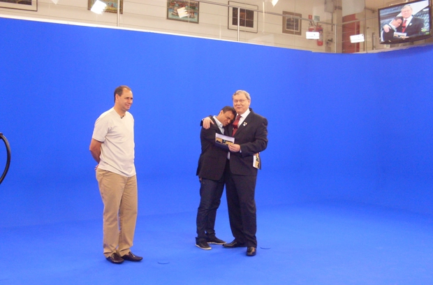 O artilheiro Evair acompanha Milton Neves e Denílson, nas gravações do programa Band Mania, da TV Bandeirantes.