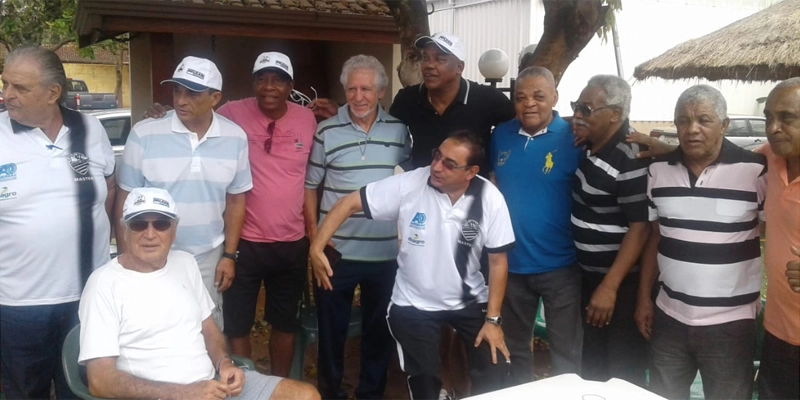 Encontro de amigos em 2018 em Ribeirão Preto. Em pé, Tomires, Joãozinho Rosa, Dodô, Arouca, Serginho, Píter, Coutinho e Ferreira. Sentados estão Celio e Betinho 