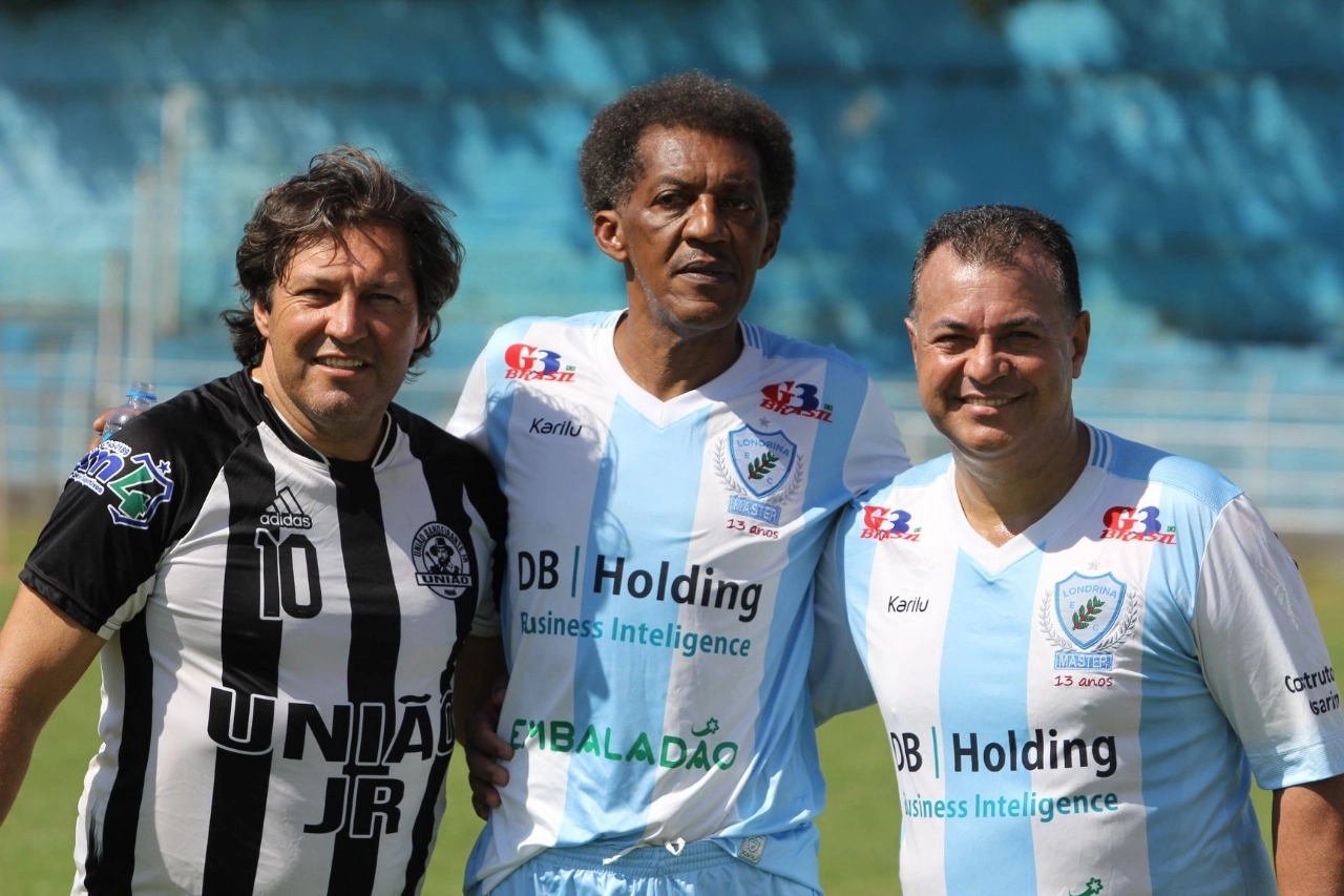 Em 1º de maio de 2018, em jogo beneficente na cidade paulista de Tarumã. No centro, Marinho, à direita, Jorge Júnior. Foto: arquivo pessoal de Jorge Júnior
