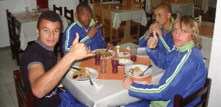 Da 3ª divisão à seleção: o clube secreto onde Alex Muralha ganhou o apelido